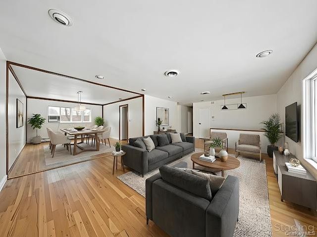 14 Jeffrey Lane, Great Neck, NY 11020