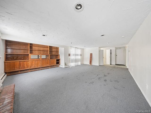 14 Jeffrey Lane, Great Neck, NY 11020