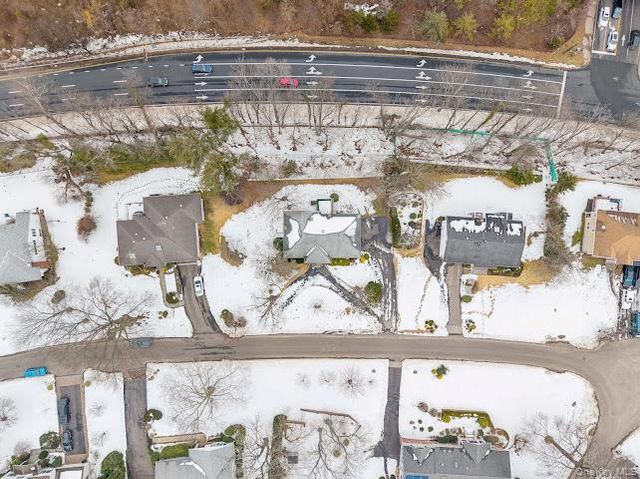 14 Jeffrey Lane, Great Neck, NY 11020