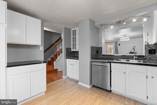 6090 ROCK GLEN DR, Elkridge, MD 21075