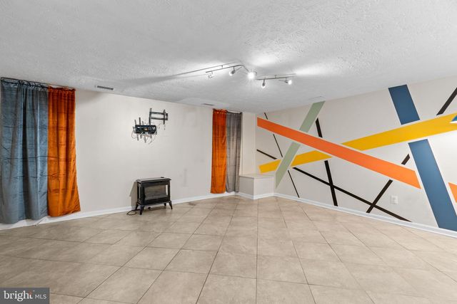 6090 ROCK GLEN DR, Elkridge, MD 21075