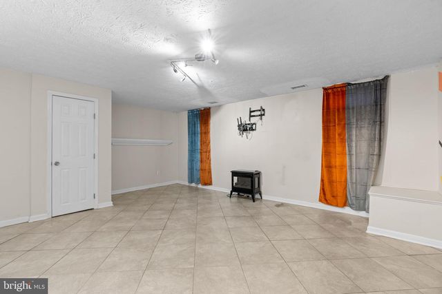 6090 ROCK GLEN DR, Elkridge, MD 21075