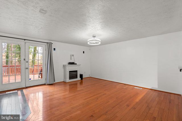 6090 ROCK GLEN DR, Elkridge, MD 21075