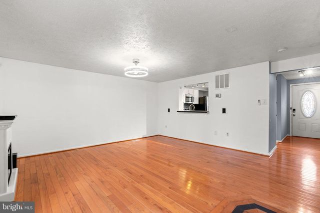 6090 ROCK GLEN DR, Elkridge, MD 21075