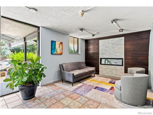 909 N Logan Street A, Denver, CO 80203