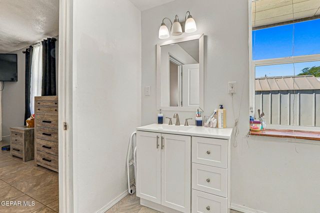 10971 Donna Marie Drive, Socorro, TX 79927