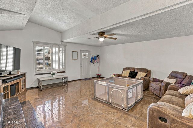 10971 Donna Marie Drive, Socorro, TX 79927