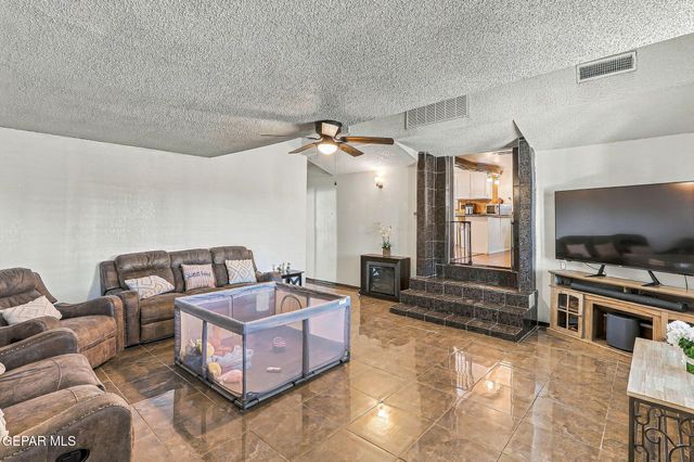 10971 Donna Marie Drive, Socorro, TX 79927