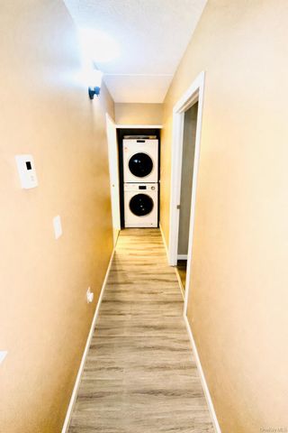 61-12 69th Street 2M, Middle Village, NY 11379