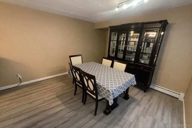 61-12 69th Street 2M, Middle Village, NY 11379