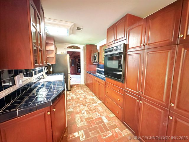 5381 Hilltop, Mcalester, OK 74501