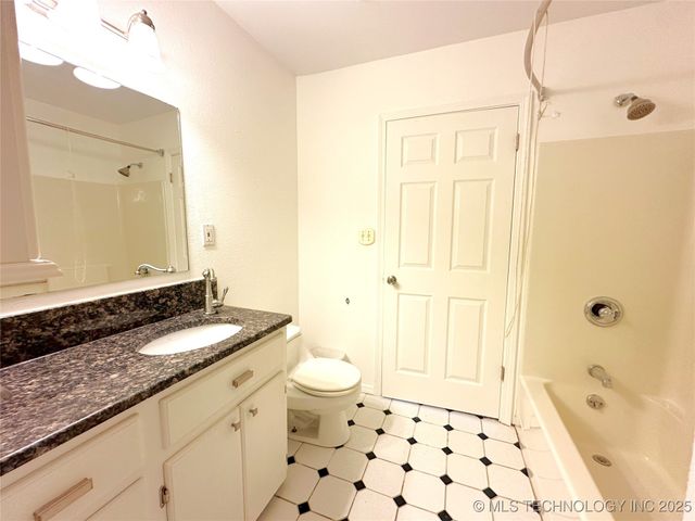 5381 Hilltop, Mcalester, OK 74501