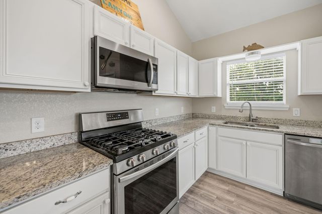 2325 Colleen Drive, Canyon Lake, TX 78133