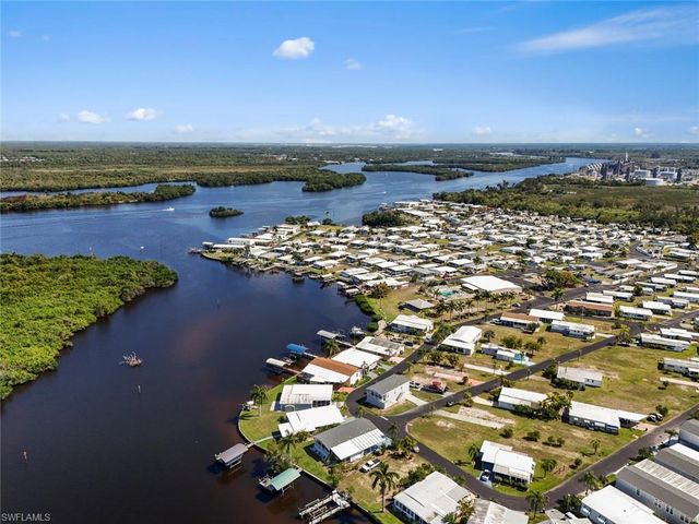 209 Sun CIR, Fort Myers, FL 33905