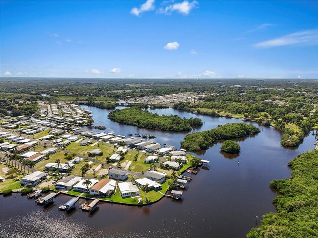 209 Sun CIR, Fort Myers, FL 33905