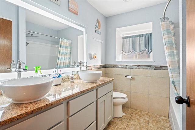 2508 W 8th Street, Coffeyville, KS 67337