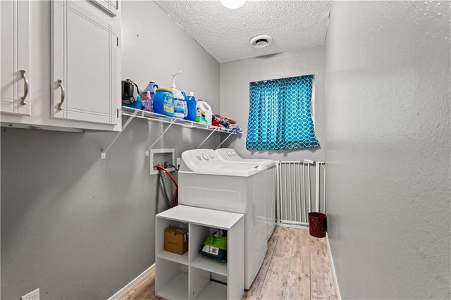 2508 W 8th Street, Coffeyville, KS 67337