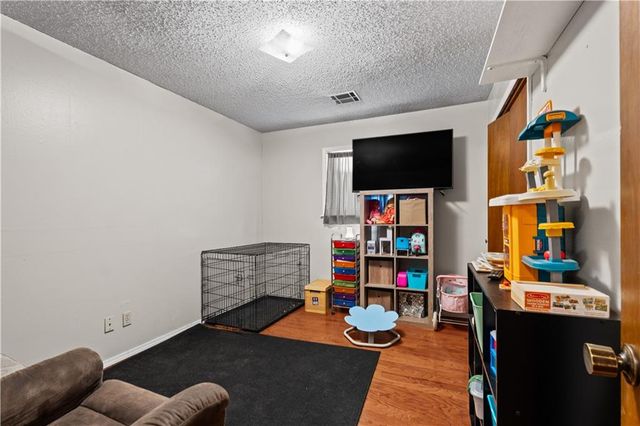 2508 W 8th Street, Coffeyville, KS 67337