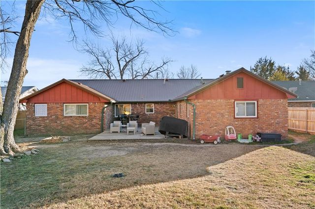 2508 W 8th Street, Coffeyville, KS 67337