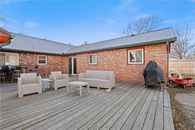 2508 W 8th Street, Coffeyville, KS 67337