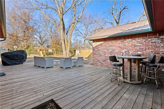 2508 W 8th Street, Coffeyville, KS 67337