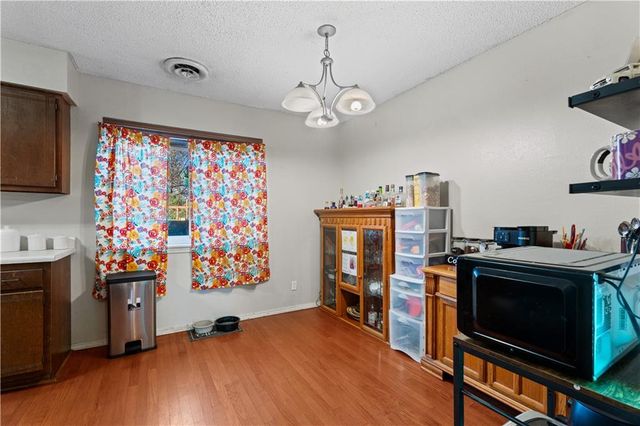 2508 W 8th Street, Coffeyville, KS 67337