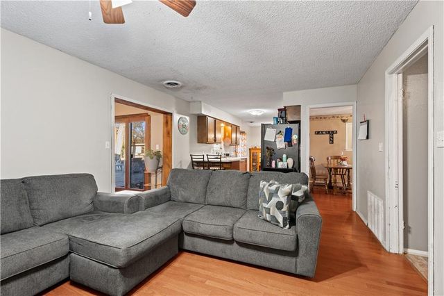 2508 W 8th Street, Coffeyville, KS 67337