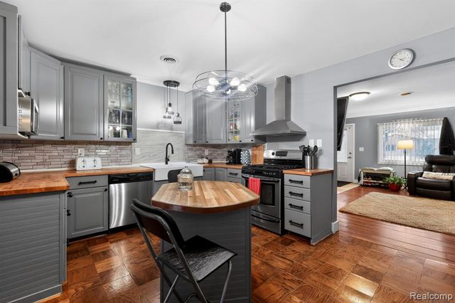 2465 Liter Road, Lake Orion, MI 48359