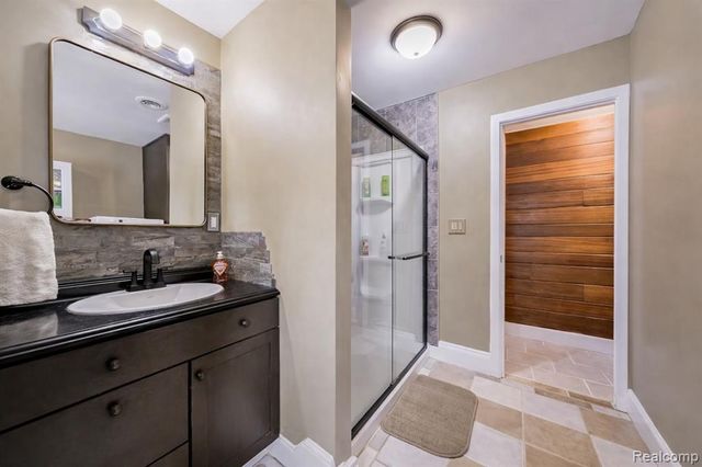 2465 Liter Road, Lake Orion, MI 48359