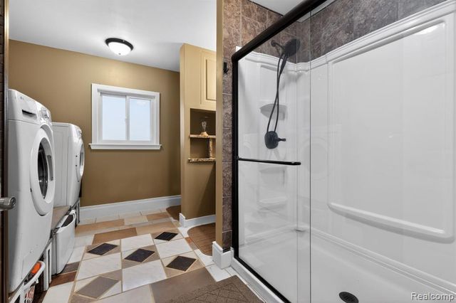 2465 Liter Road, Lake Orion, MI 48359