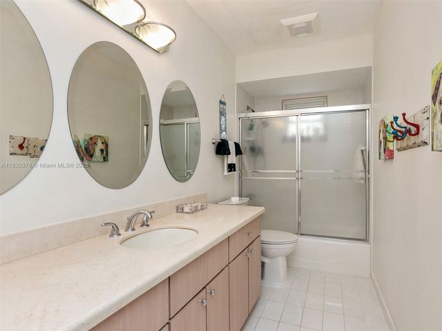 20565 SW 80th Pl, Cutler Bay, FL 33189