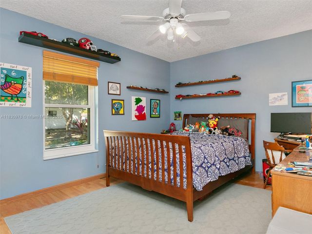 20565 SW 80th Pl, Cutler Bay, FL 33189