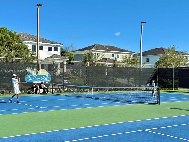 20565 SW 80th Pl, Cutler Bay, FL 33189