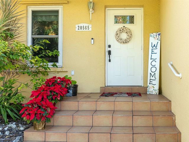 20565 SW 80th Pl, Cutler Bay, FL 33189