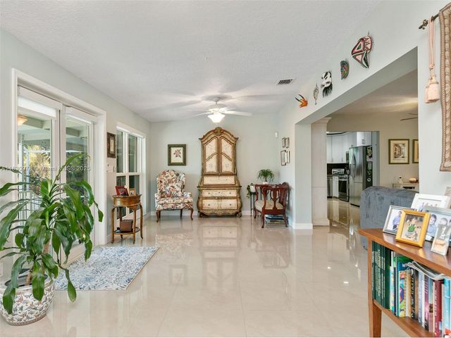 20565 SW 80th Pl, Cutler Bay, FL 33189