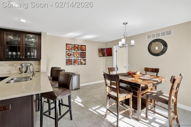 7328 Simsbury Drive, West Bloomfield, MI 48322