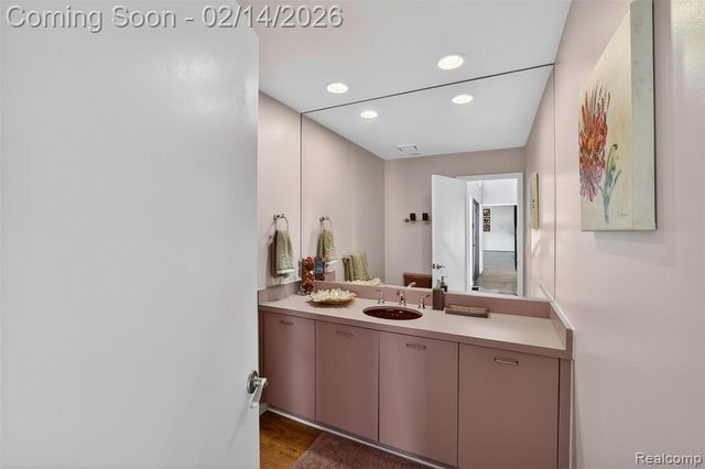 7328 Simsbury Drive, West Bloomfield, MI 48322