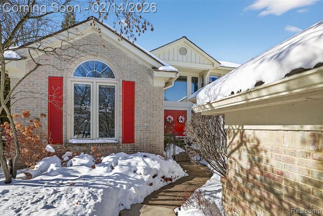 7328 Simsbury Drive, West Bloomfield, MI 48322