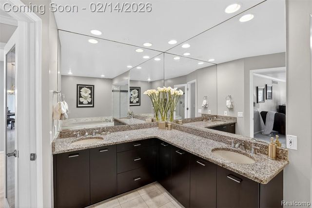 7328 Simsbury Drive, West Bloomfield, MI 48322