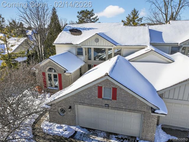 7328 Simsbury Drive, West Bloomfield, MI 48322