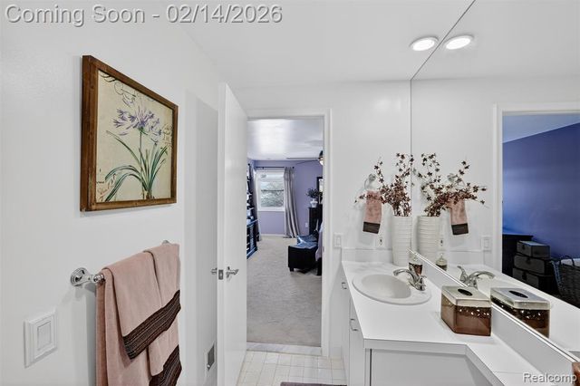 7328 Simsbury Drive, West Bloomfield, MI 48322