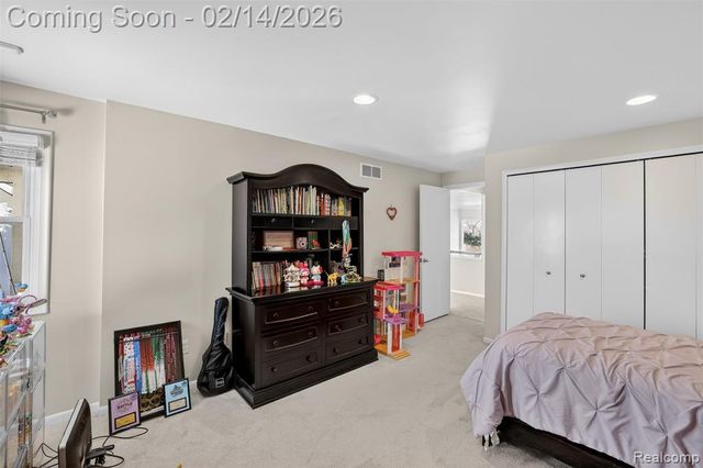 7328 Simsbury Drive, West Bloomfield, MI 48322