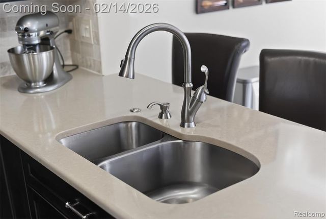 7328 Simsbury Drive, West Bloomfield, MI 48322