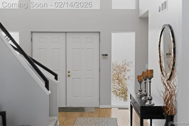 7328 Simsbury Drive, West Bloomfield, MI 48322