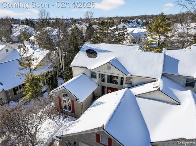 7328 Simsbury Drive, West Bloomfield, MI 48322