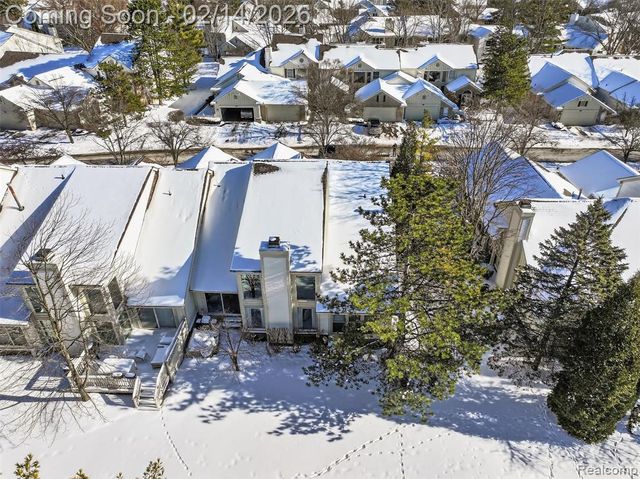 7328 Simsbury Drive, West Bloomfield, MI 48322