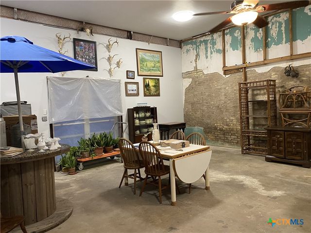 316 S Main Street, Seadrift, TX 77983