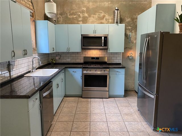 316 S Main Street, Seadrift, TX 77983