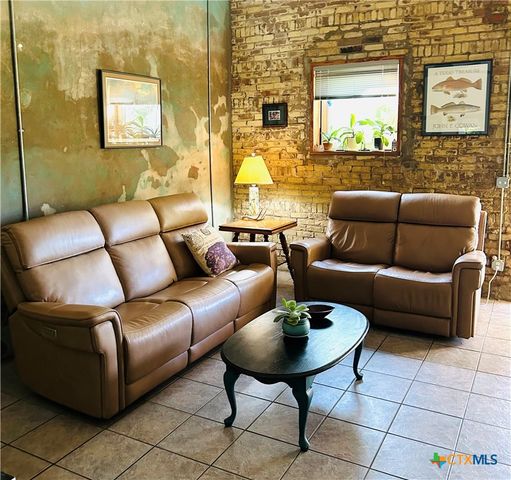 316 S Main Street, Seadrift, TX 77983