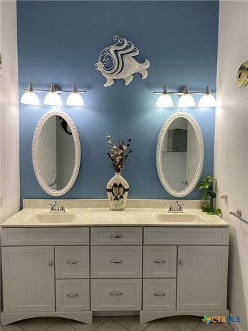 316 S Main Street, Seadrift, TX 77983